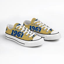 Load image into Gallery viewer, 1967 Chucks Lightning Low Top (Lehman College)